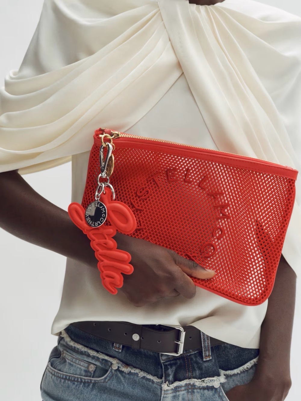 Stella McCartney Red Perforated Wristlet Pouch with Logo Medallion - Picture 2 of 7